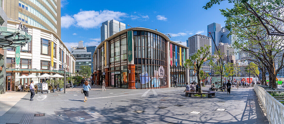 View of cafes, shops and highrise buildings in the Chome-4-5 Akasaka District, Minato City, Tokyo, Honshu, Japan