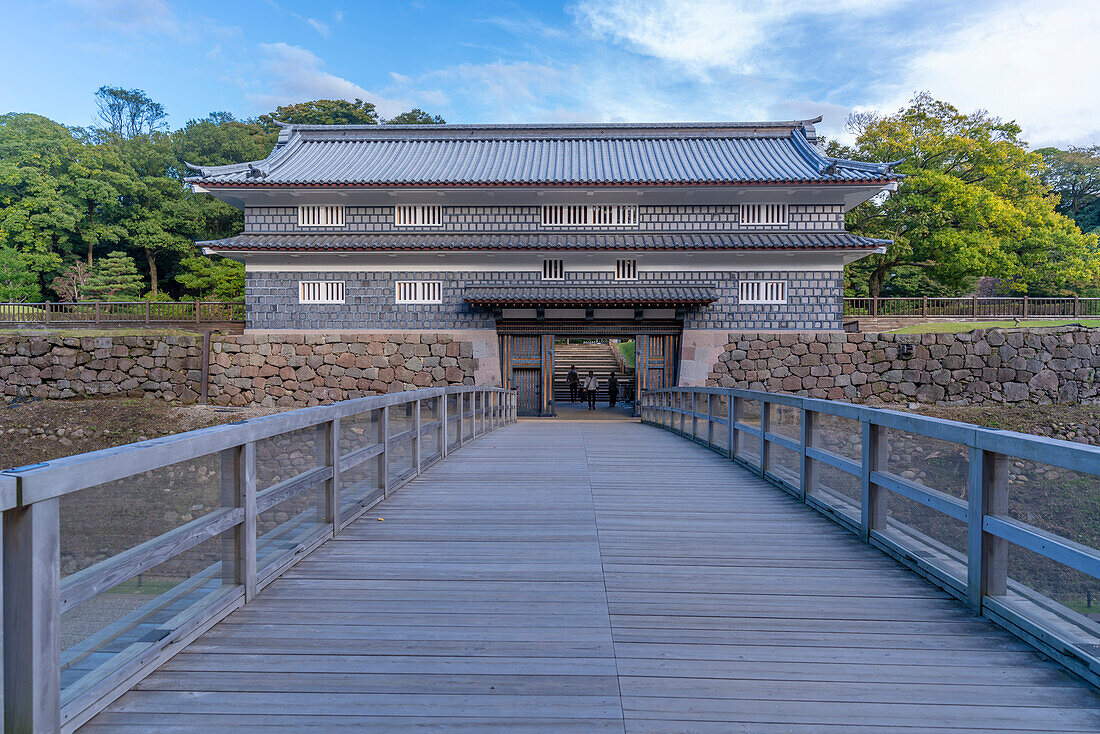 View of Nezumita-mon Gate entrance to Kanazawa Castle, Kanazawa City, Ishikawa Prefecture, Honshu, Japan