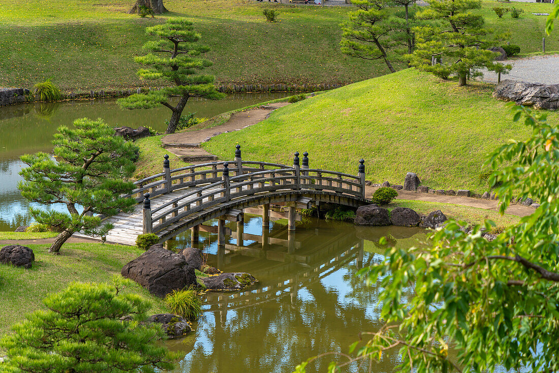 View of Gyokusenin Maru Garden in the grounds of Kanazawa Castle, Kanazawa City, Ishikawa Prefecture, Honshu, Japan