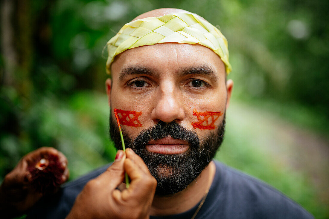 Gesichtsbemalungsritual, Sinchi Warmi, Amazonien, Provinz Napo, Ecuador