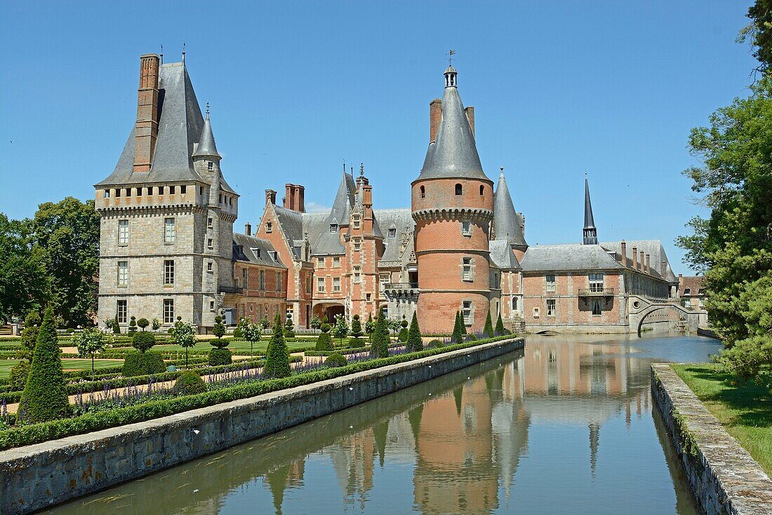 France, Eure et Loir, castle of Maintenon, in the valley of the Eure and the garden at the French castle of Maintenon d'Andre Le Notre