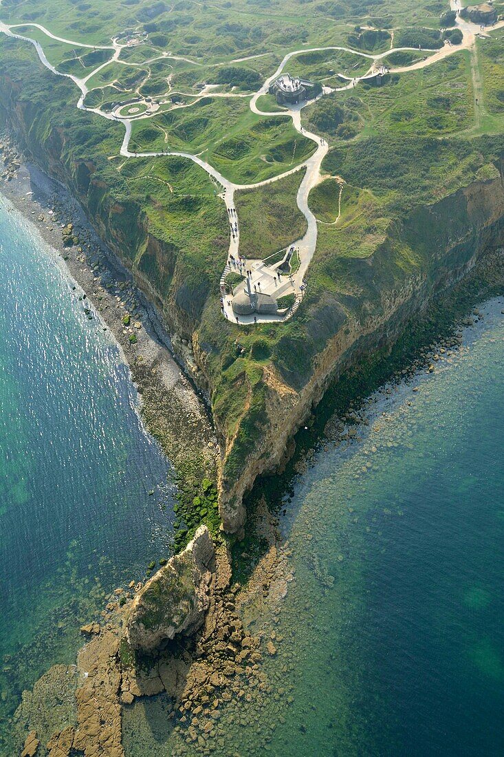 Frankreich, Calvados, Cricqueville en Bessin, Pointe du Hoc (Luftaufnahme)