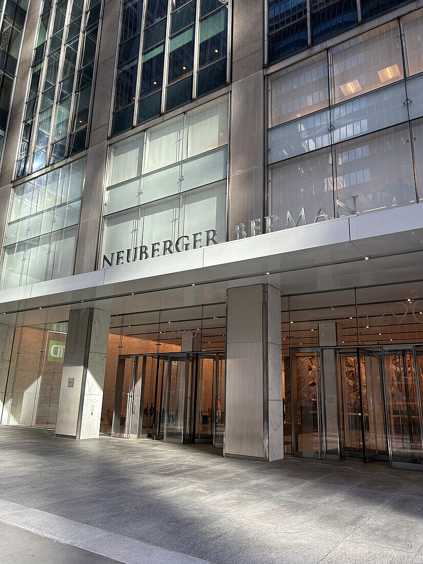 Neuberger Berman Group LLC, Gebäude der Hauptverwaltung außen, 1290 Avenue of the Americas, New York City, New York, USA