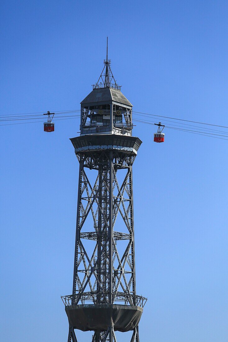 Spanien, Katalonien, Barcelona, &#x200b;&#x200b;Die Seilbahn des Hafens von Barcelona, &#x200b;&#x200b;der Torre Jaume 1st oder das Welthandelszentrum Barcelona