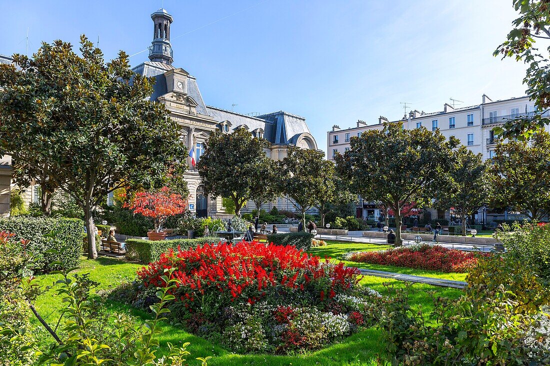 France, Hauts de Seine, Clichy, Place de la Mairie, town hall