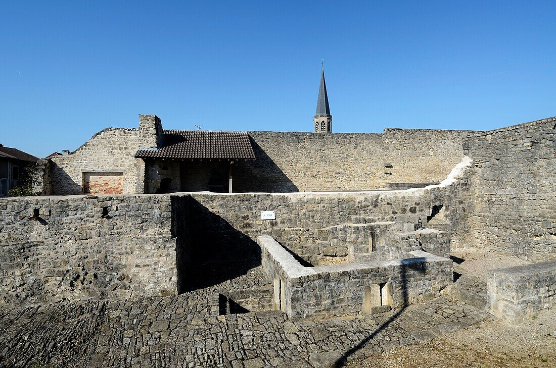 France, Vosges, Chatel sur Moselle, ruins of the fortress and Saint Laurent church dated in the late 15th century