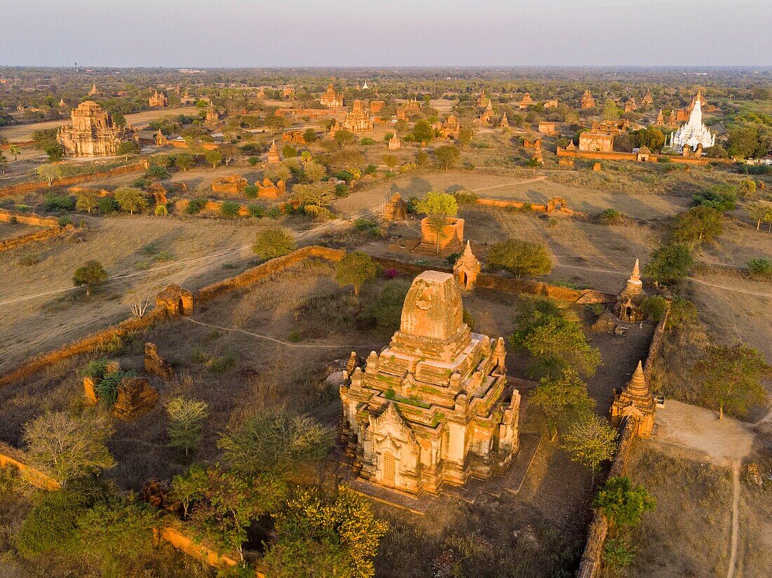 Myanmar (Burma), Region Mandalay, buddhistische archäologische Stätte von Bagan, die von der UNESCO zum Weltkulturerbe erklärt wurde (Luftaufnahme)