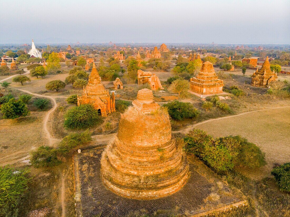 Myanmar (Burma), Region Mandalay, buddhistische archäologische Stätte von Bagan, die von der UNESCO zum Weltkulturerbe erklärt wurde (Luftaufnahme)