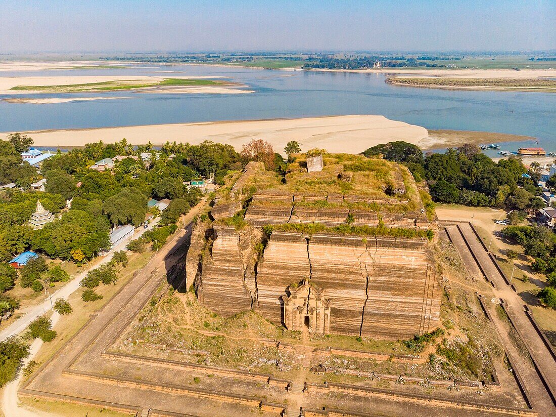 Myanmar (Birma), Division Sagaing, Stadt Mingun, Bodawpaya-Pagode (Luftbild)