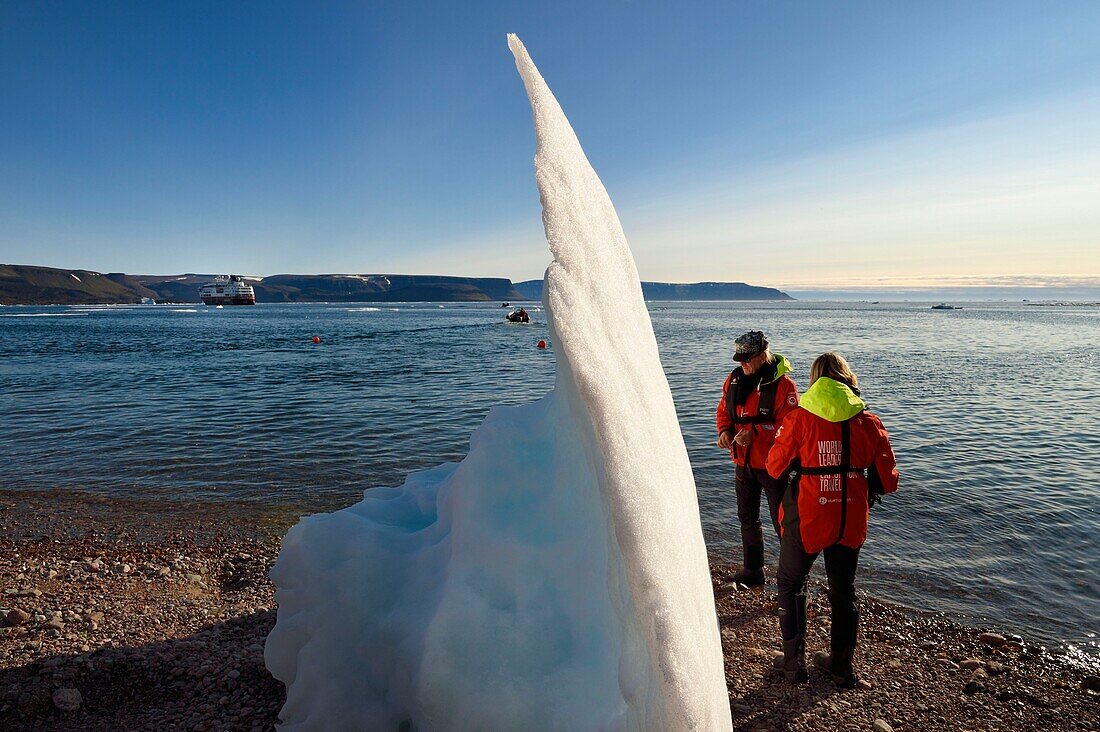 Grönland, Nordwestküste, Smith-Sund nördlich der Baffin Bay, Inglefield Land, Standort von Etah im Foulke Fjord, heute verlassenes Inuit-Lager, das als Basis für mehrere Polarexpeditionen diente