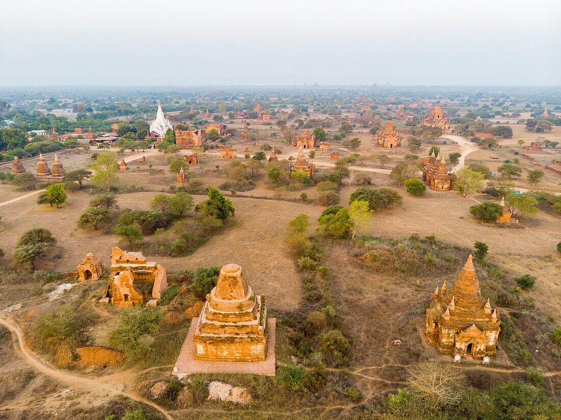 Myanmar (Burma), Region Mandalay, buddhistische archäologische Stätte von Bagan, die von der UNESCO zum Weltkulturerbe erklärt wurde (Luftaufnahme)