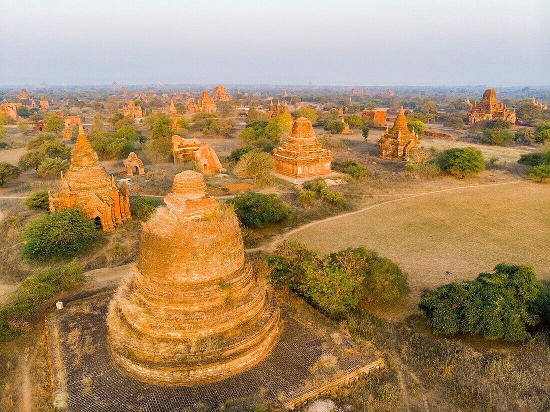 Myanmar (Burma), Region Mandalay, buddhistische archäologische Stätte von Bagan, die von der UNESCO zum Weltkulturerbe erklärt wurde (Luftaufnahme)