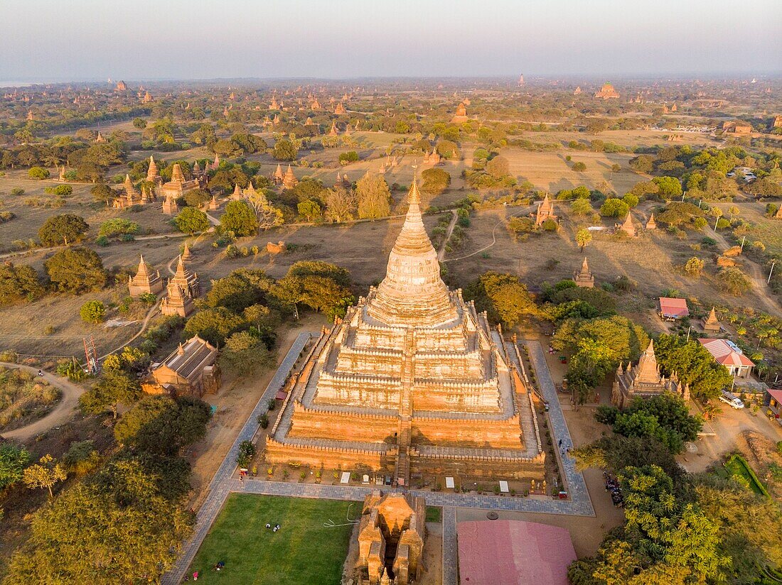 Myanmar (Burma), Region Mandalay, buddhistische archäologische Stätte von Bagan, die von der UNESCO zum Weltkulturerbe erklärt wurde (Luftaufnahme)