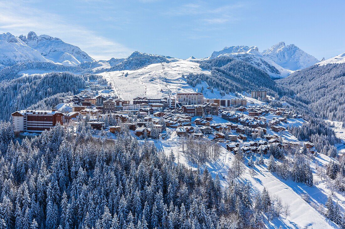 France, Savoie, Courchevel Moriond, Massif of the Vanoise, Tarentaise valley, right view of the Roc Merlet (2734m), the Aiguille du Fruit (3051m) and left the Dents de la Portetta