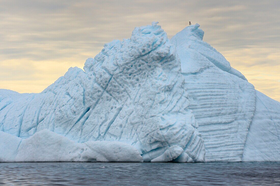 Greenland, North West coast, Baffin Sea, iceberg in Inglefield Fjord towards Qaanaaq