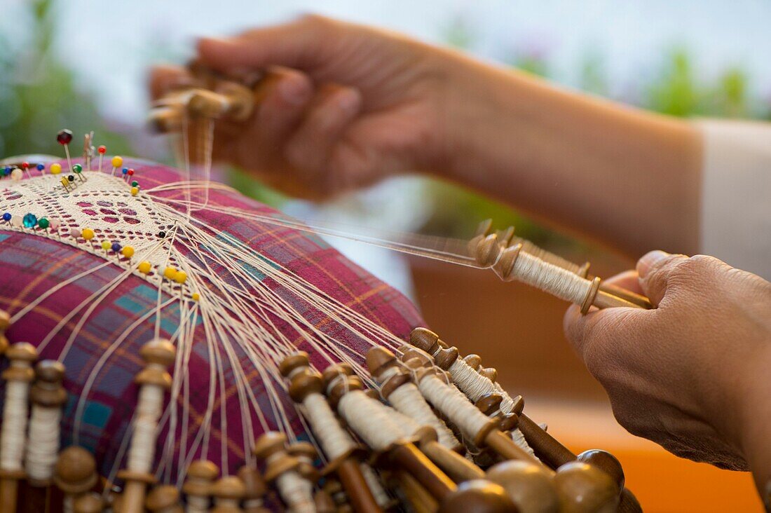 Italy, Aosta Valley, valley of Cogne, very alive traditional small business crafts the lace of fight realized by Anna Rosset