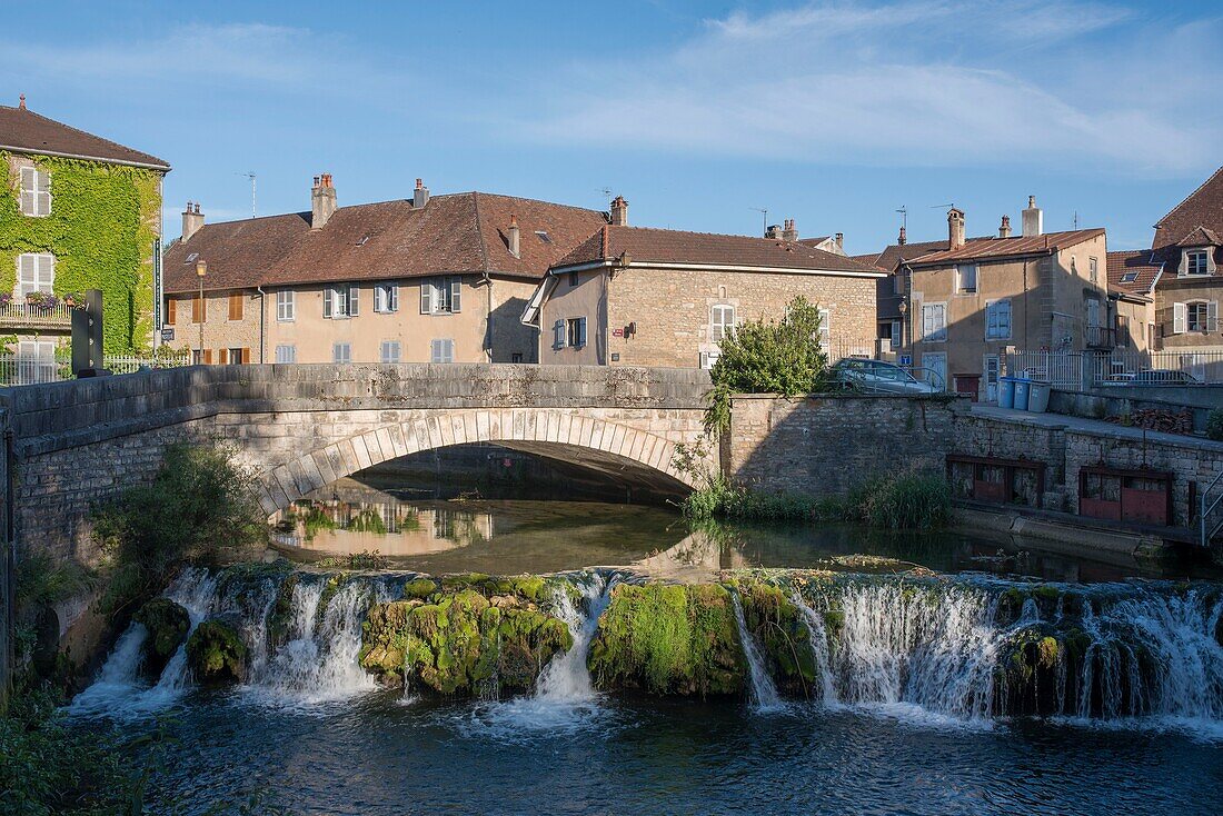 Frankreich, Jura, Arbois, Kaskaden an der Cuisance in der Nähe des Geburtshauses von Pasteur