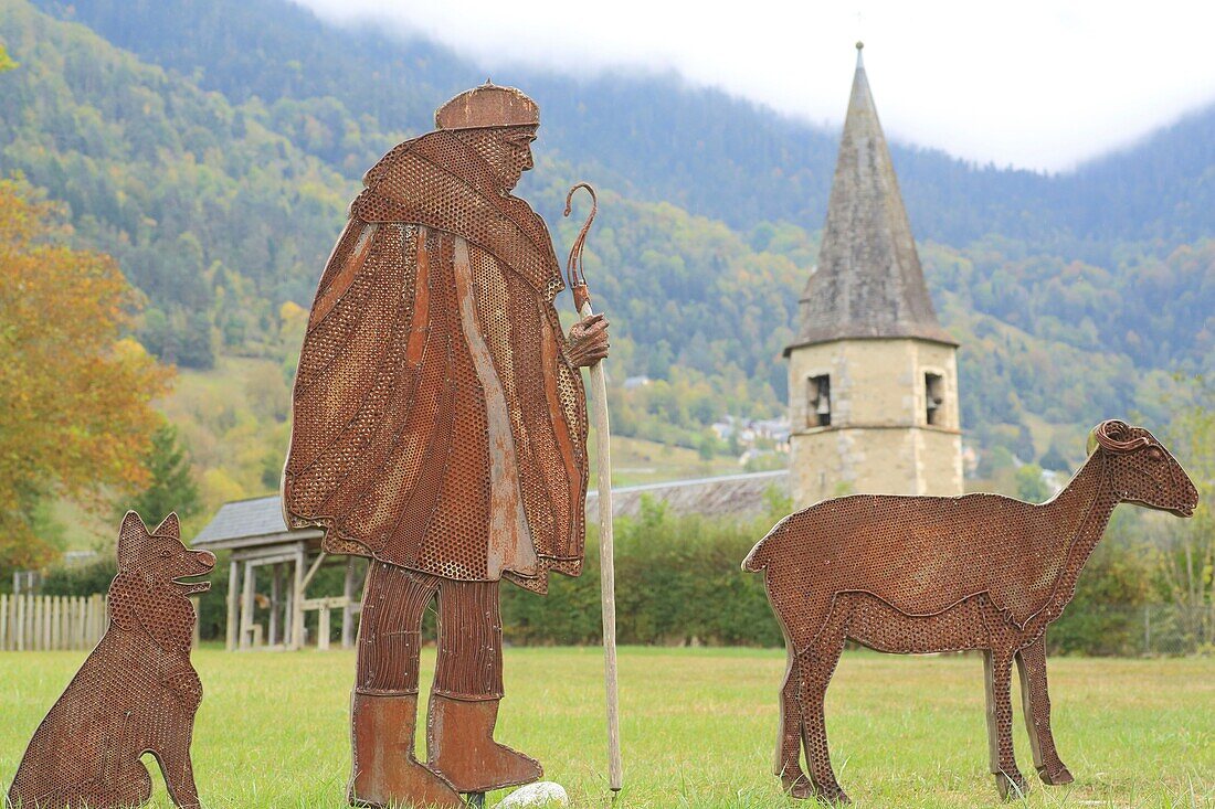 Frankreich, Hautes Pyrenees, Aure-Tal, Guchan, das Dorf mit der Kirche Saint Marcel