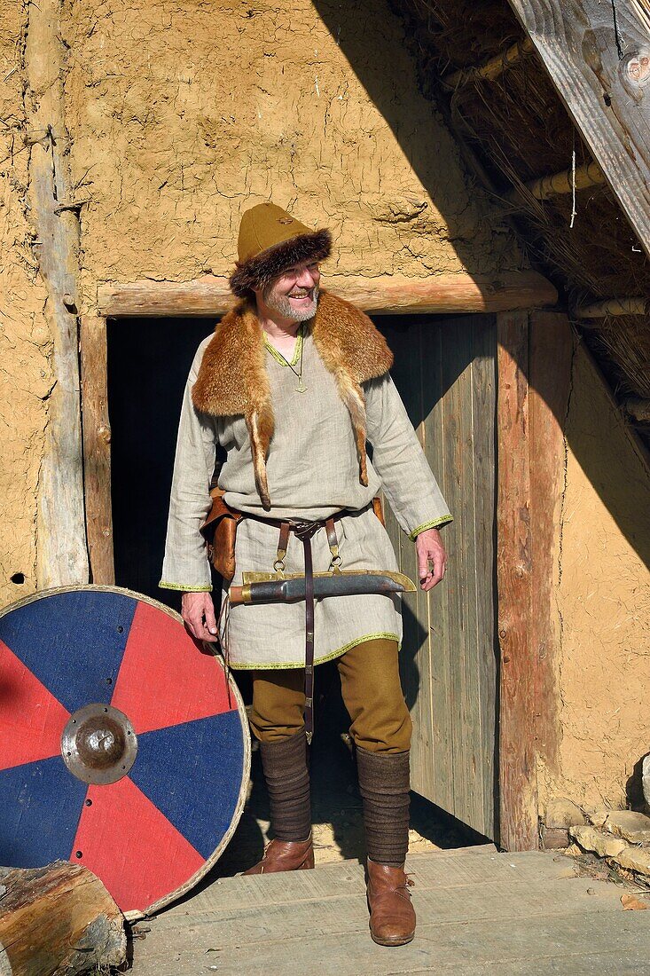 Frankreich, Calvados, Herouville Saint Clair, Domaine de Beauregard, Geschichtspark Ornavik, Rekonstruktion eines Wikingerlagers aus dem Jahr 1000, Raum aus Zelten, die die Wikinger auf einer Expedition mitnahmen