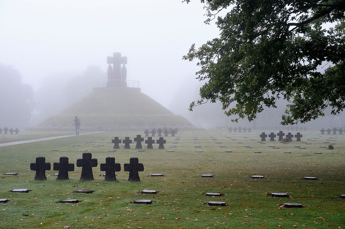 Frankreich, Calvados, La Cambe, deutscher Soldatenfriedhof des Zweiten Weltkriegs