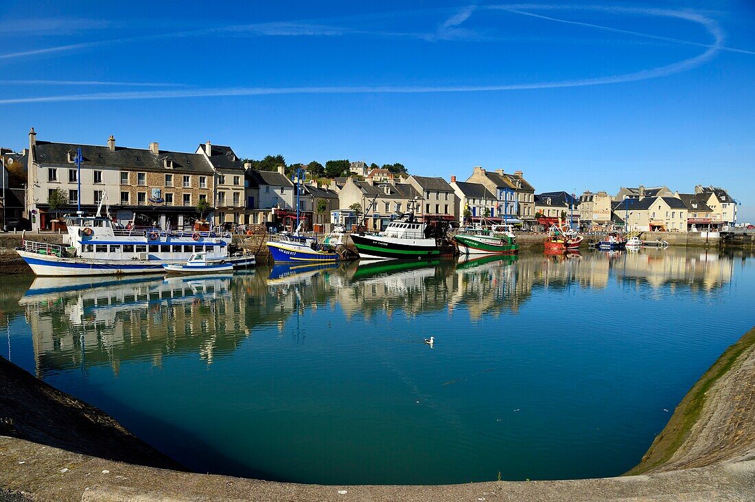 France, Calvados, Cote de Nacre, Port en Bessin, trawlers in the fishing port