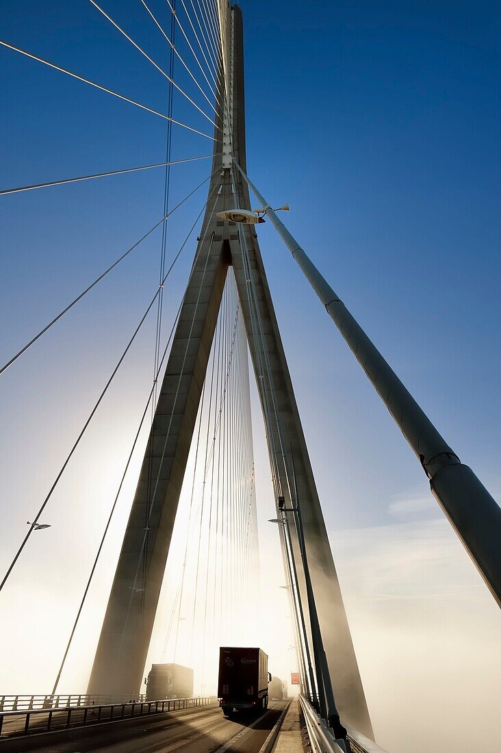 Frankreich, zwischen Calvados und Seine Maritime, die Pont de Normandie (Normandie-Brücke) überspannt die Seine