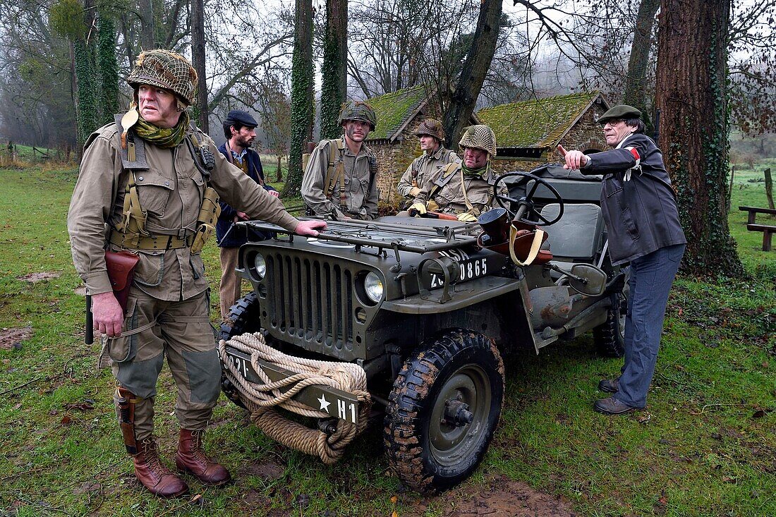 France, Eure, Sainte Colombe prés Vernon, Allied Reconstitution Group (US World War 2 and french Maquis historical reconstruction Association), reenactors in uniform of the 101st US Airborne Division and partisans of the French Forces of the Interior (FFI)