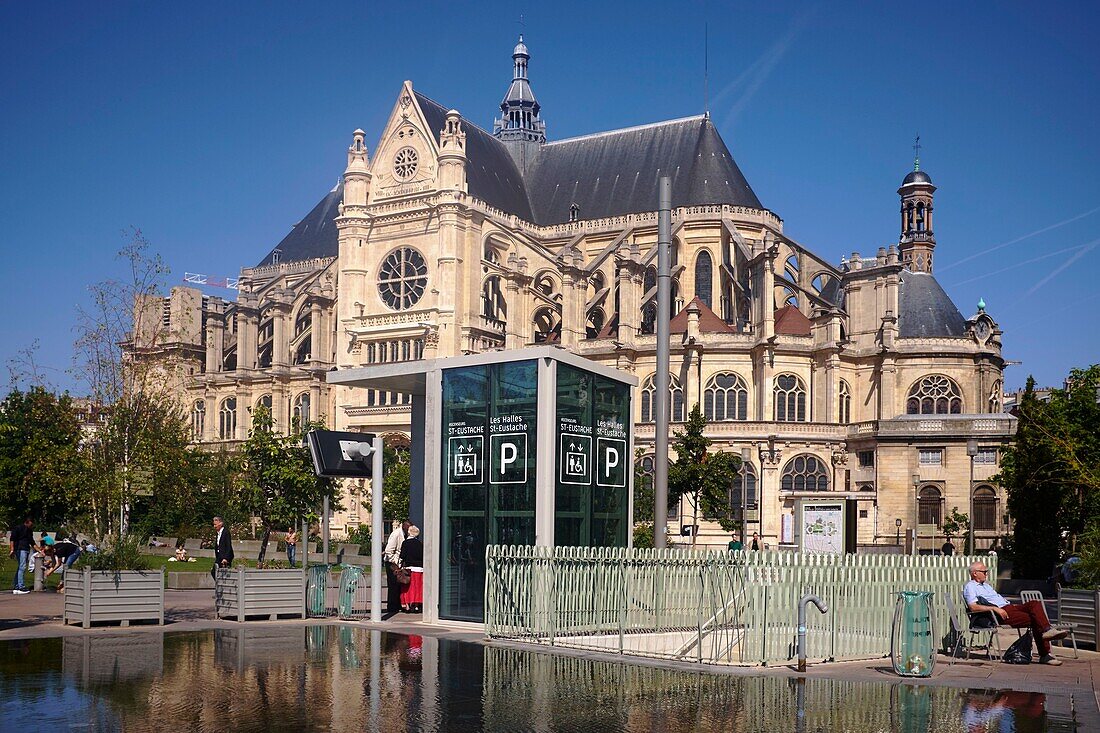 Frankreich, Paris, Chatelet Les Halles, Kirche Saint Eustache und der Garten von Nelson Mandela