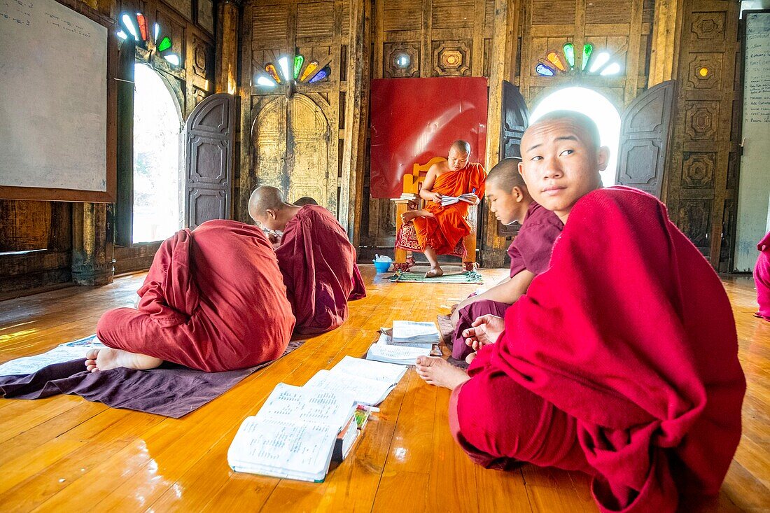 Myanmar (Burma), Shan State, Nyaung Shwe near Inle Lake, Shwe Yan Pyay Monastery (or Shwe Yam Pie) built in teak, novices learning
