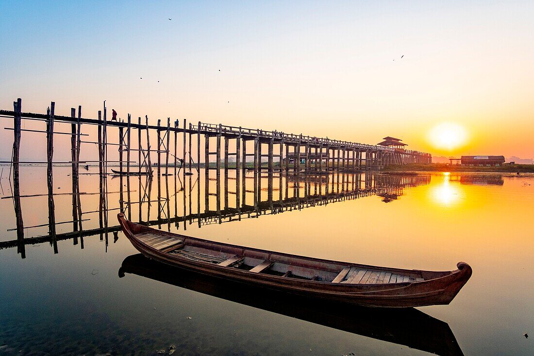 Myanmar (Burma), Mandalay region, Amarapura, the 1.2-mile-long U Bein Teak Bridge, was built in 1849 on Taungthaman Lake