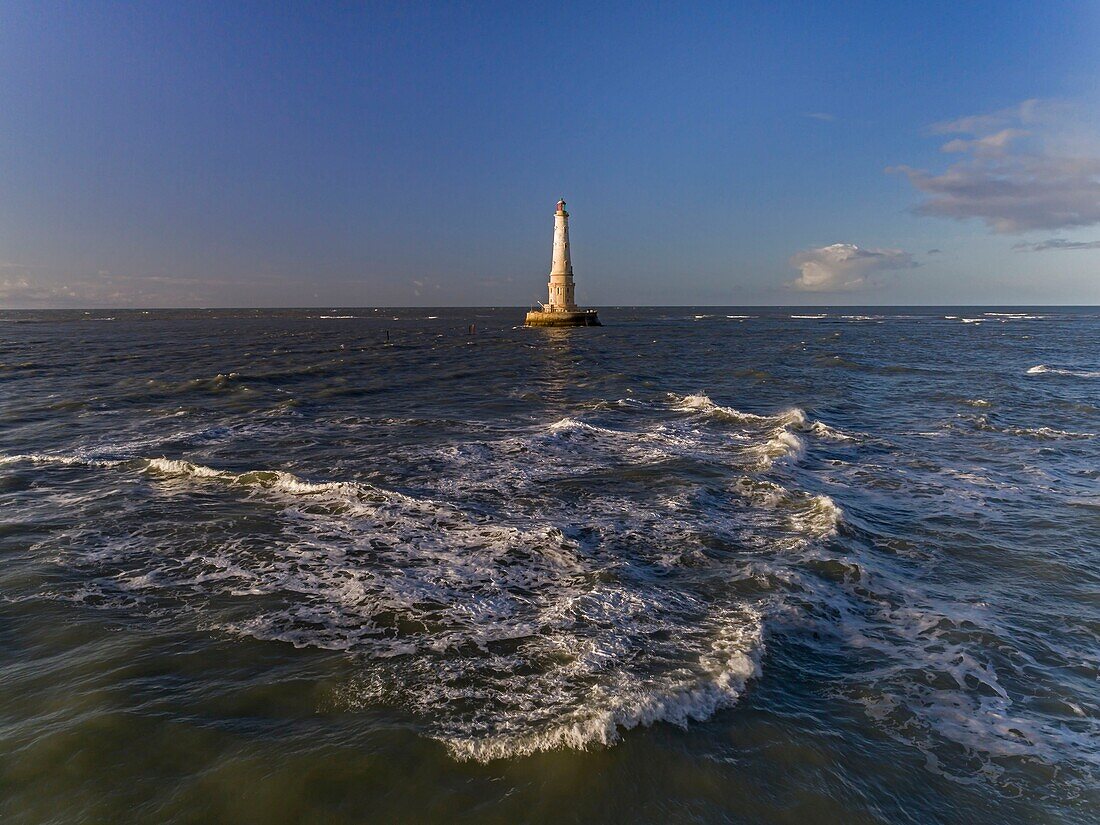 Frankreich, Gironde, Verdon sur Mer, Felsplateau von Cordouan, Leuchtturm von Cordouan, gelistet als Monument Historique, Porträt der Leuchtturmwärter vor dem Lentikularsystem des Leuchtturms