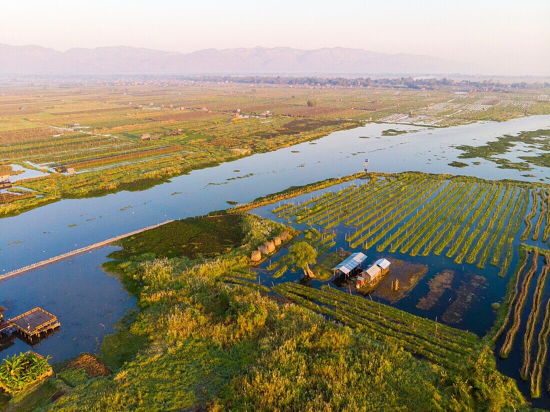 Myanmar (Burma), Shan-Staat, Inle-See, Kela Floating Gardens (Luftaufnahme)