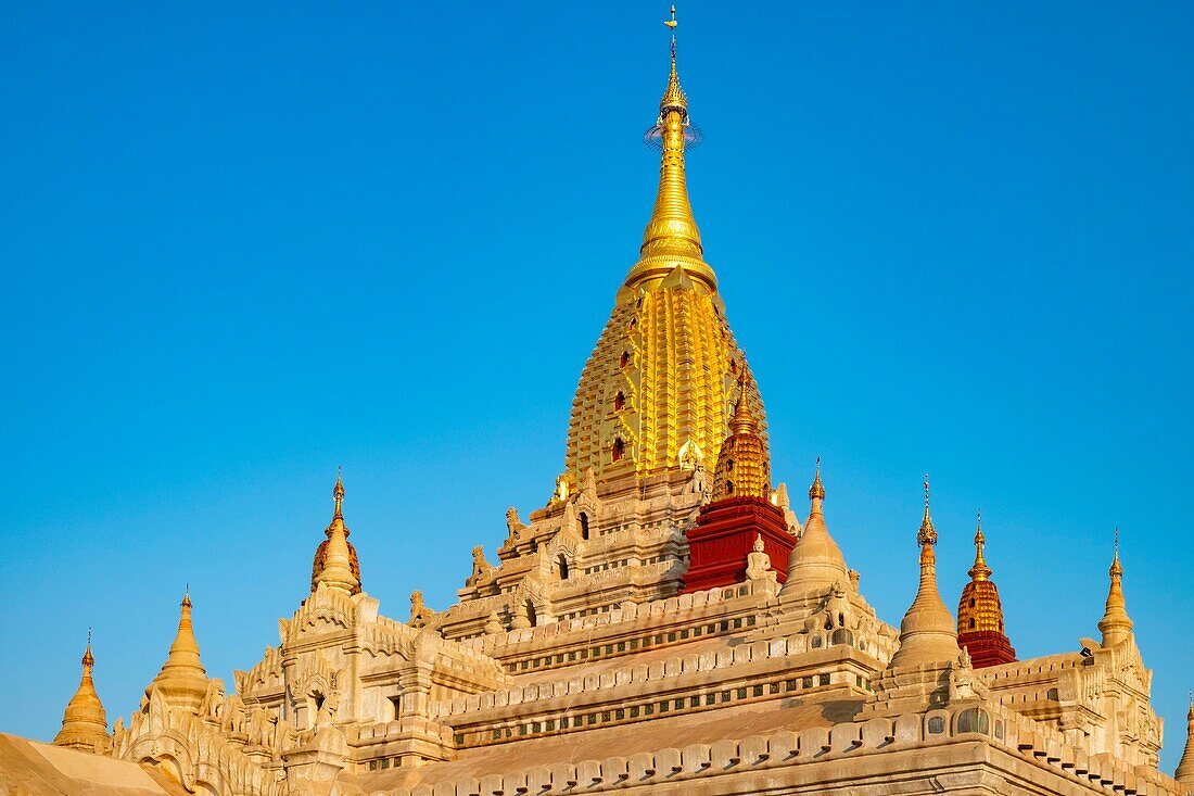 Myanmar (Burma), Region Mandalay, buddhistische archäologische Stätte von Bagan, von der UNESCO zum Weltkulturerbe erklärt, Ananda pahto Tempel (Luftaufnahme)