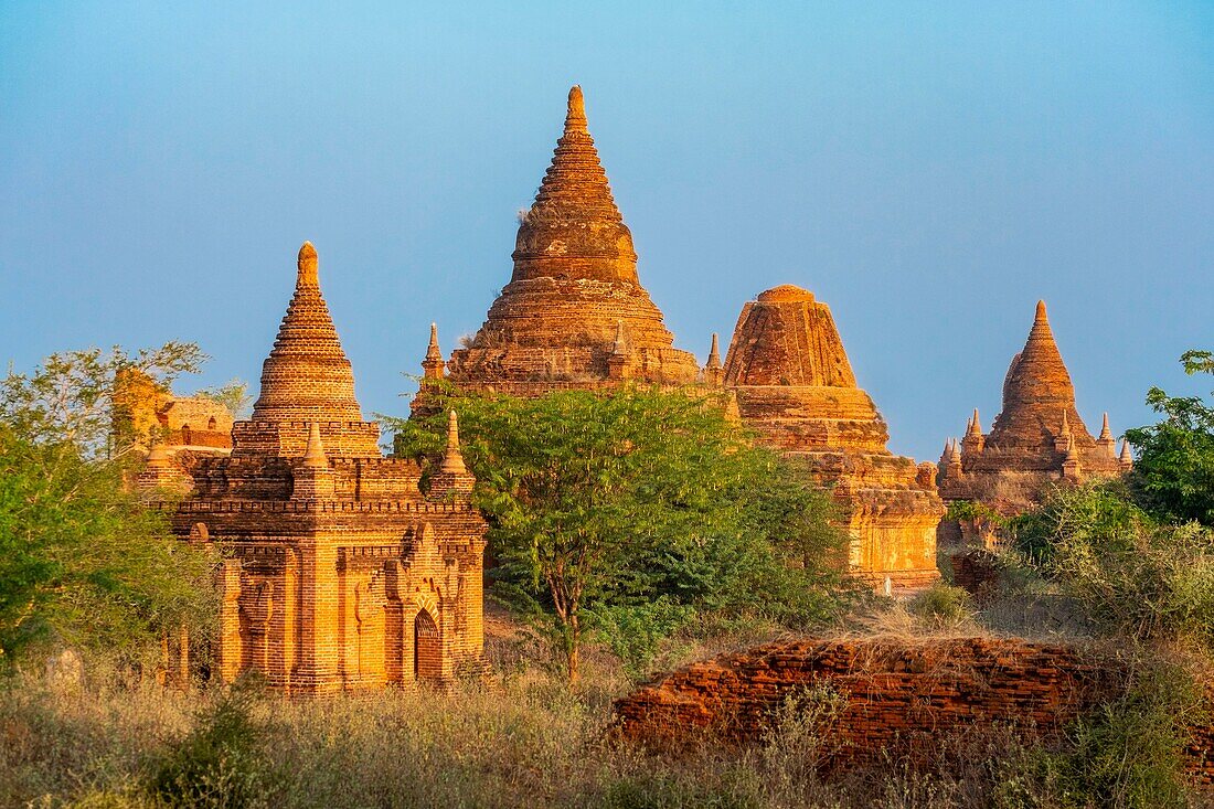 Myanmar (Burma), Mandalay region, Buddhist archaeological site of Bagan, group of temples of Lemyethna