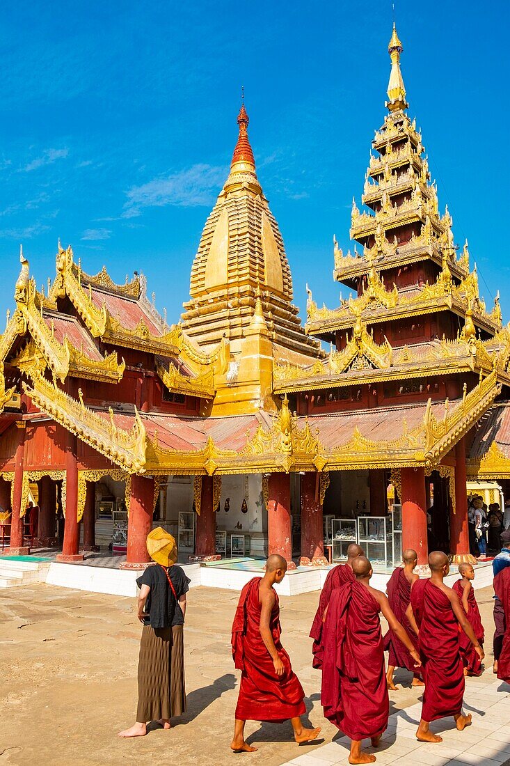 Myanmar (Burma), Mandalay region, Bagan Buddhist Archaeological Site, Nyaung U, Shwezigon Pagoda