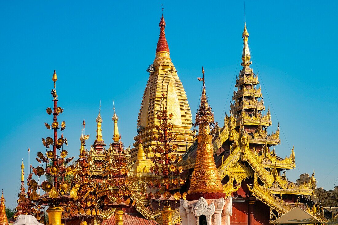 Myanmar (Burma), Region Mandalay, Buddhistische archäologische Stätte Bagan, Nyaung U, Shwezigon-Pagode