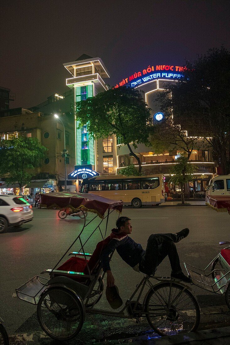 Vietnam, Delta des Roten Flusses, Hanoi, Rikscha