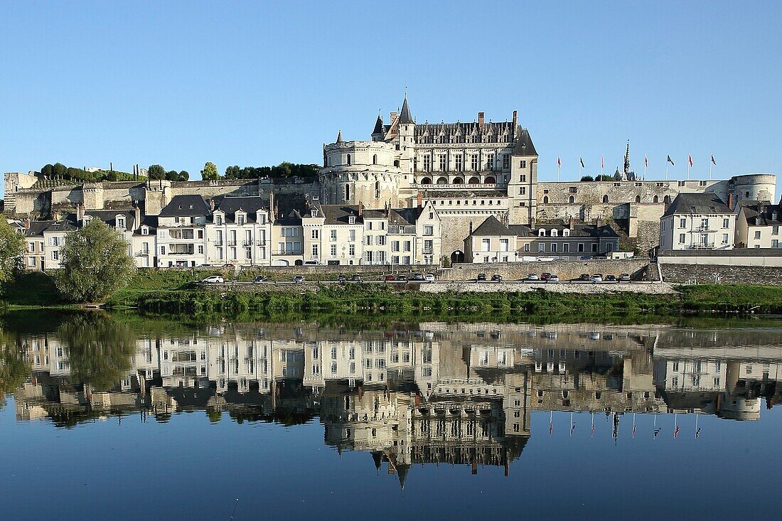 Frankreich, Indre et Loire, Loire-Tal (UNESCO-Welterbe), Amboise, Schloss Amboise, das Schloss von Amboise vom Dile d'Or über der Loire