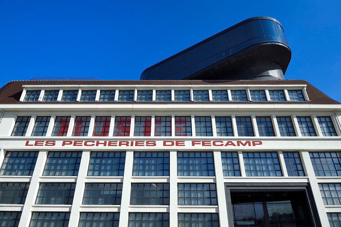 Frankreich, Seine Maritime, Pays de Caux, Cote d'Albatre, Fecamp, Les Pecheries (Fischerei) - Museum von Fecamp in einem ehemaligen Kabeljau-Trockenschuppen, der früher der Kodier-Rüstung Les Pecheries de Fecamp gehörte