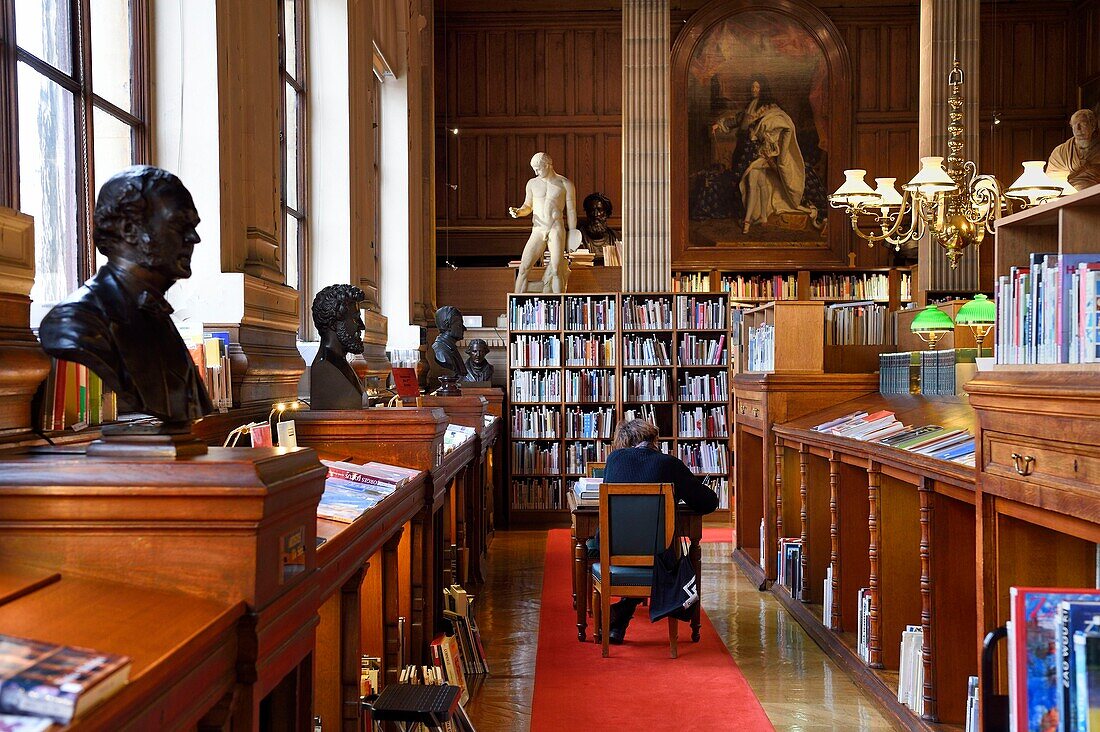 France, Paris, Saint Germain des Pres district, Ecole nationale superieure des Beaux-Arts (Fine Arts school), the library in the Palais des Etudes (Palace of Studies)