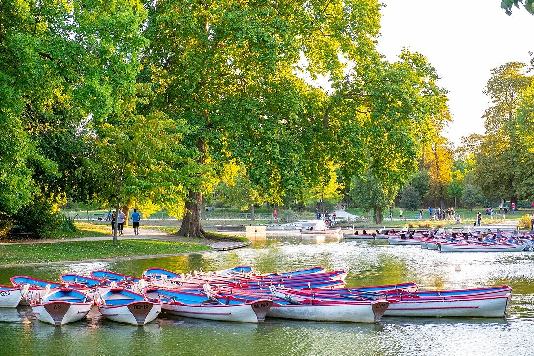 France, Paris, the Bois de Vincennes, Daumesnil Lake