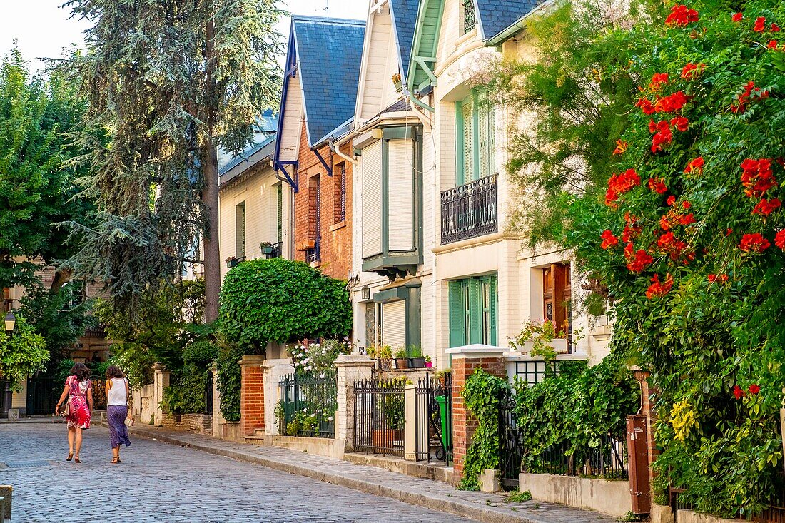 France, Paris, district of Montmartre, villa Leandre