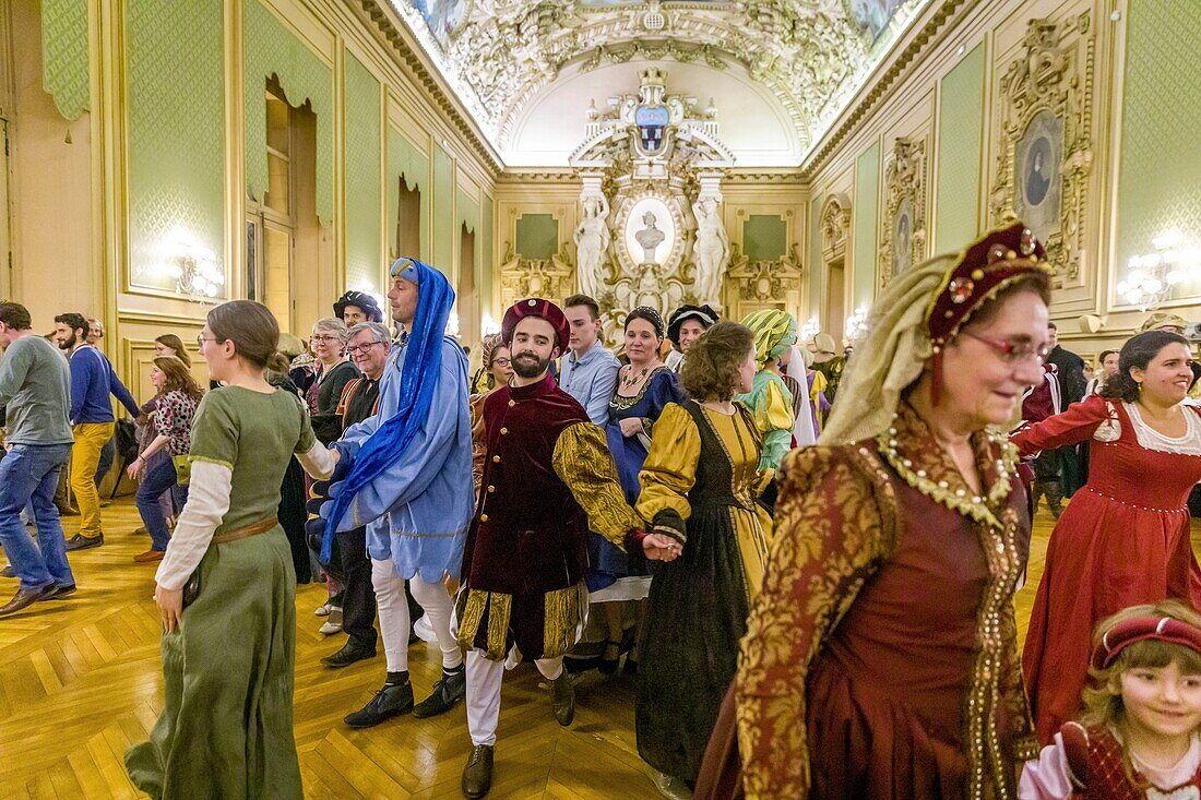 Frankreich, Indre et Loire, Loire-Tal als Weltkulturerbe der UNESCO, Tours, Festsaal des Rathauses, Renaissance-Ball in Kostüm