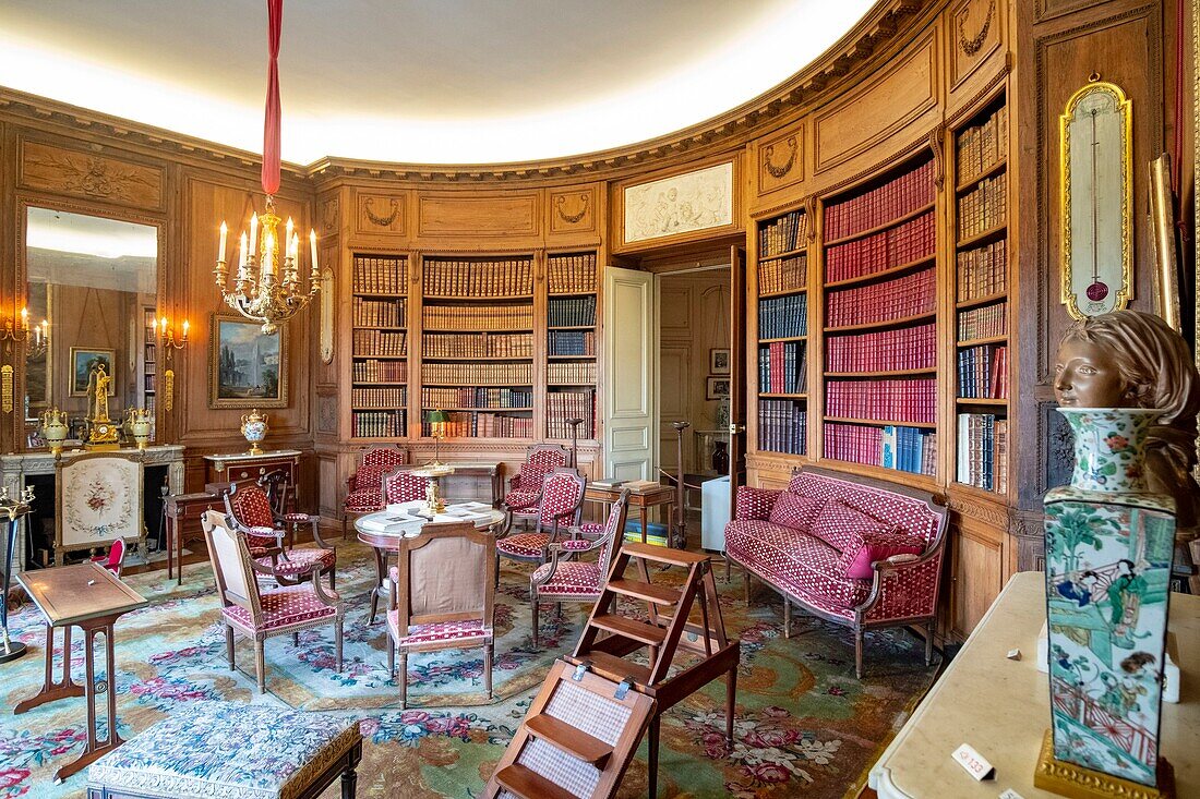 France, Paris, Nissim museum of Camondo, the library