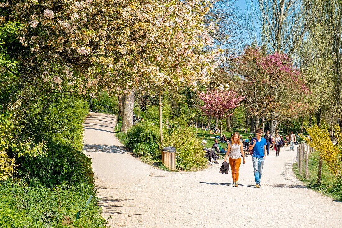 France, Paris, the Bois de Vincennes in front of Lake Saint Mande