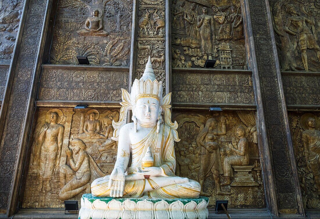 Sri Lanka, Colombo, Stadtteil Wekanda, buddhistischer Gangaramaya-Tempel