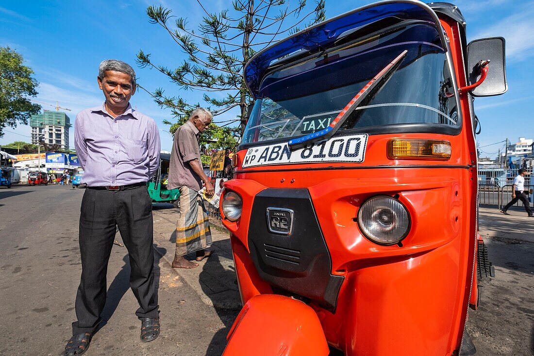 Sri Lanka, Colombo, Fort district, local taxi, tuk tuk