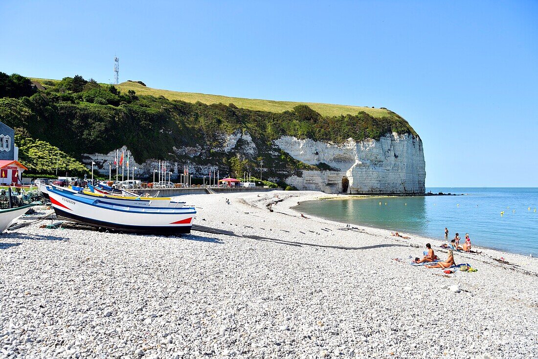 Frankreich, Seine Maritime, Yport, der Strand und die Steilküste