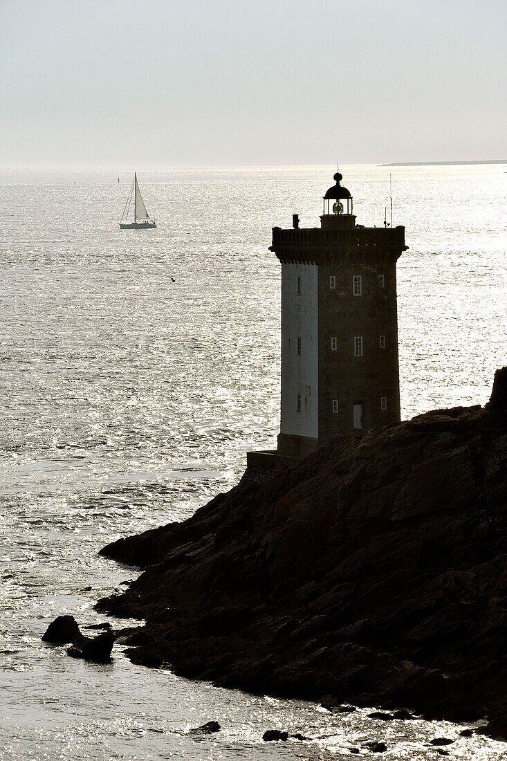 Frankreich, Finistere, Iroise siehe, Armorique Regionaler Naturpark, Le Conquet, Halbinsel Kermorvan, Leuchtturm