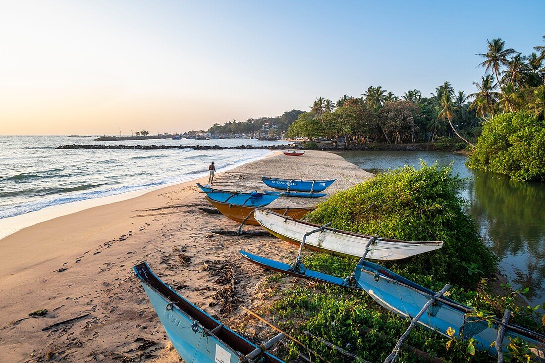 Sri Lanka, Southern province, Tangalle, beach close to the fishing harbour